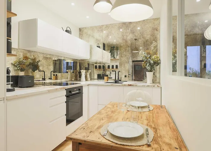 Modern -1br-2p- Marais *